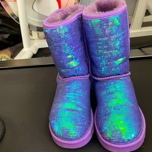 Women’s Uggs Iridescent Sequin Size 7 Used.